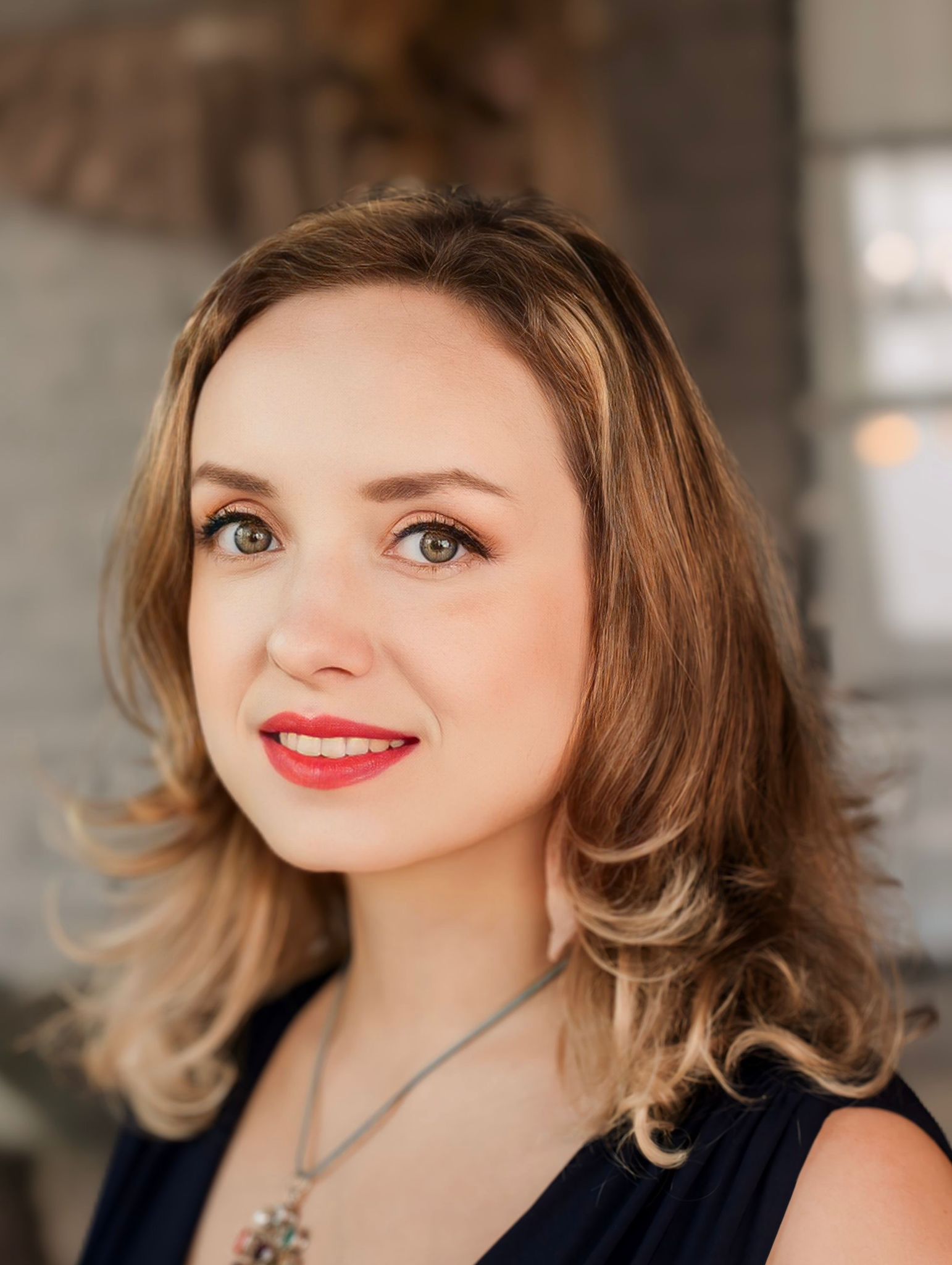 Borbala profile picture, smiling